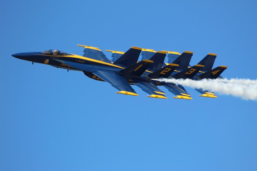 Blue Angels 1-4 in formation.