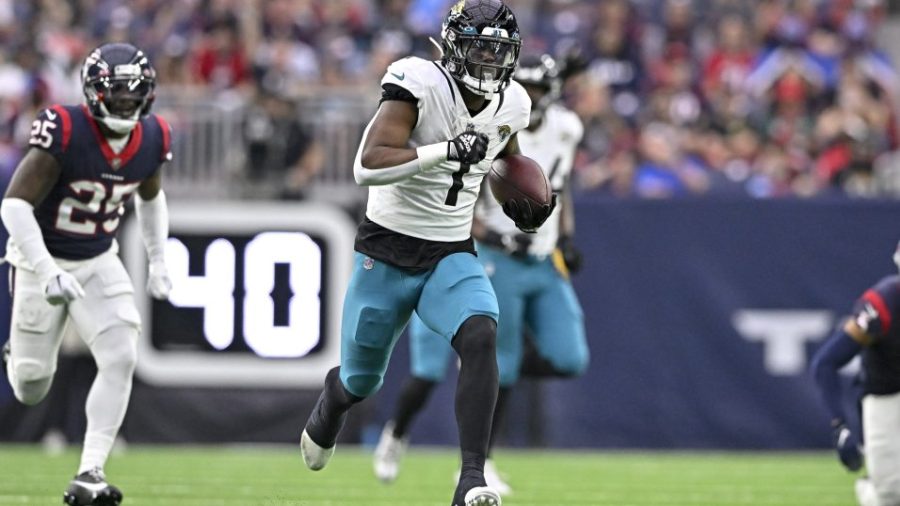 Jags running back Travis Etienne gallops 62 yards for his only touchdown of the game (Photo courtesy of PFF)