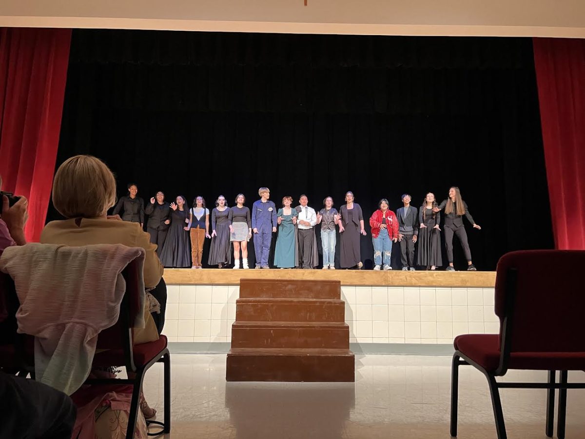 Performers end the show to take a bow, Oct. 21
