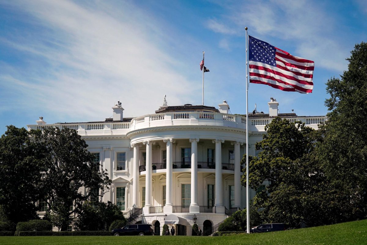 A general view of the White House as U.S. President Donald Trump's motorcade returns following a trip to Trump National Golf Club, in Washington, D.C., U.S., July 20, 2025. REUTERS/Al Drago
